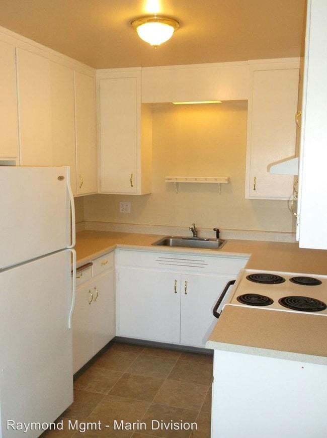 Building Photo - 8564 Cypress Ave