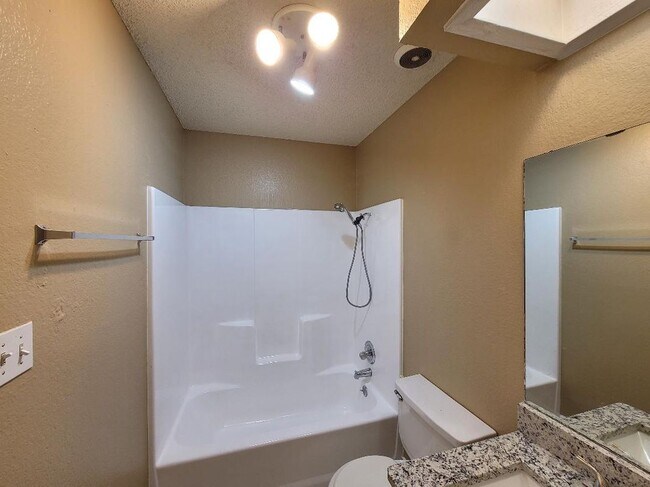 Building Photo - 239 Summit Dr