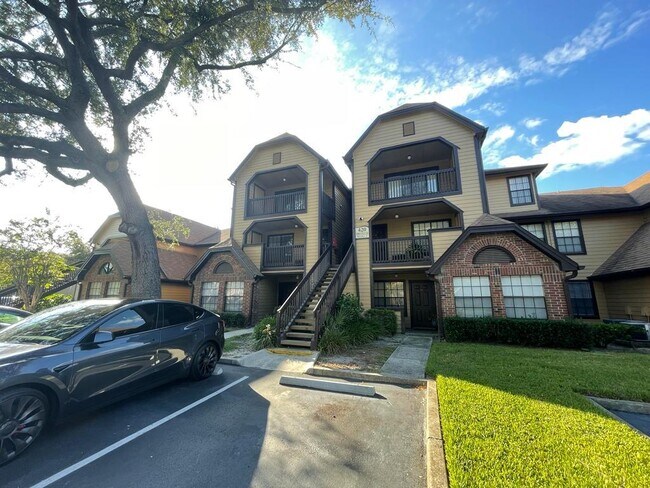 Foto del edificio - 420 Forestway Cir