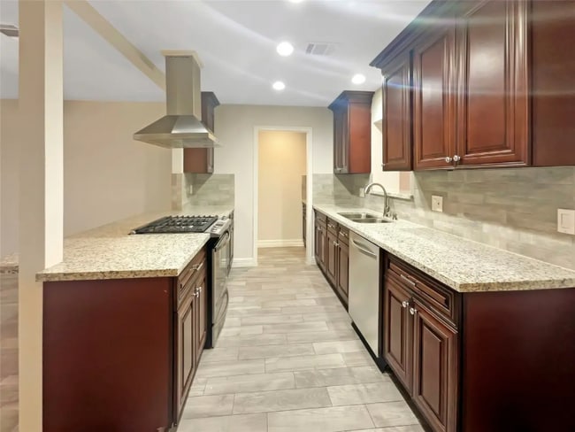 Foto del edificio - 12107 Pompton Dr