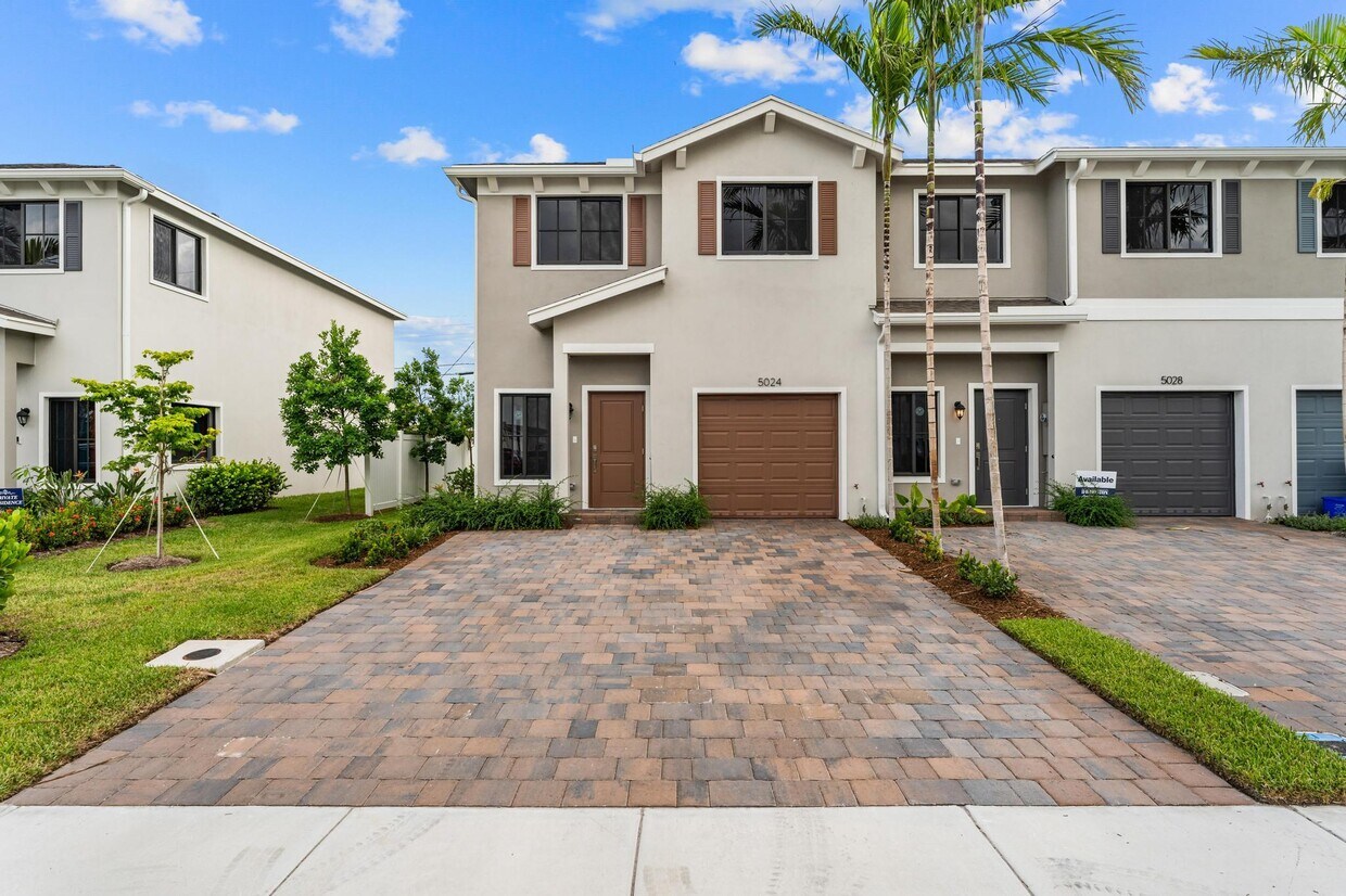 Foto principal - 5024 Elderberry St