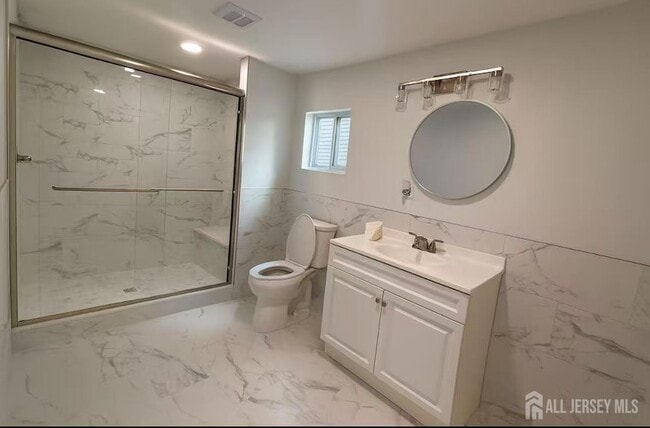 Building Photo - 17 1/2 Thomas Street Unit 1F