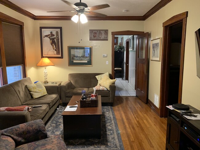 Foto del edificio - 3324 N Avers Ave
