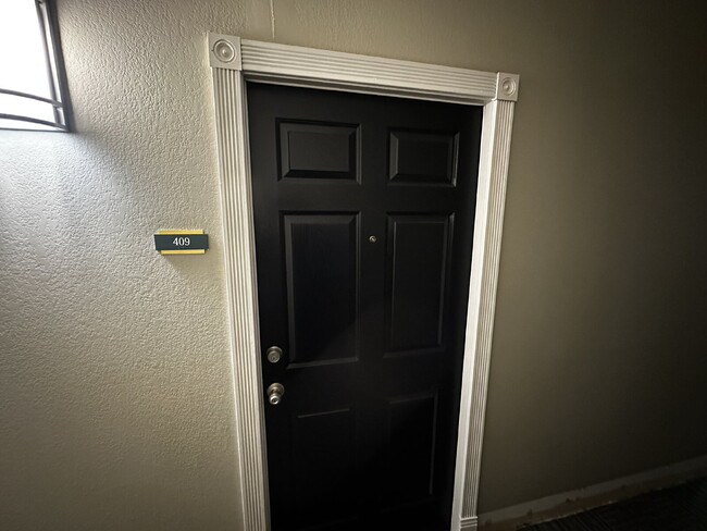 Building Photo - GREAT CONDO for rent in the Midland Lofts!
