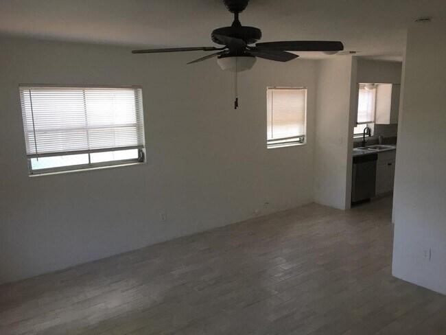 Building Photo - Remodeled 3 bedroom / 2 bath in Coquina Ke...