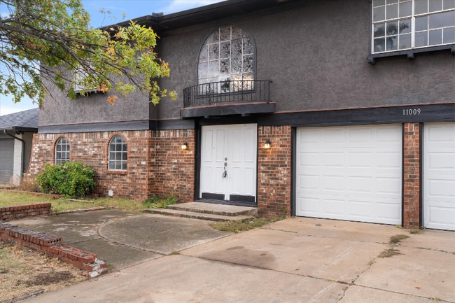 Building Photo - 11009 Bel Air Pl