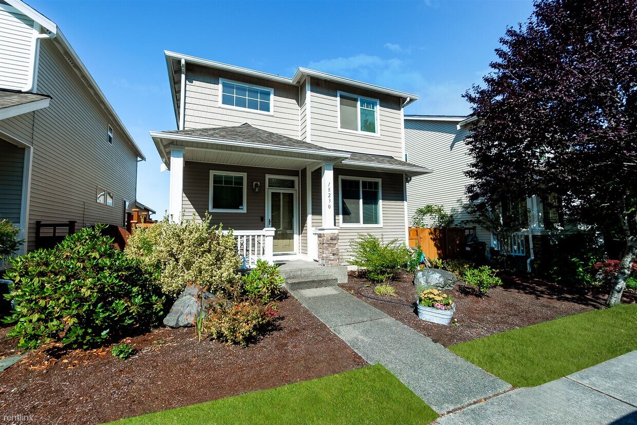 Primary Photo - 3 br, 2.5 bath House - 18230 97th Avenue C...