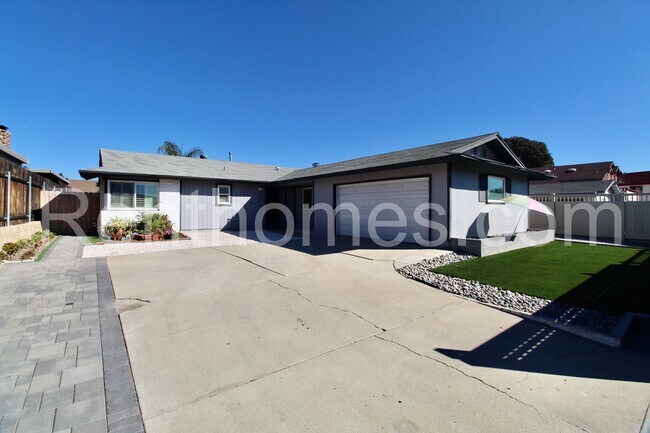 Building Photo - Paradise Hills, 551 Glencrest Dr, Previous...