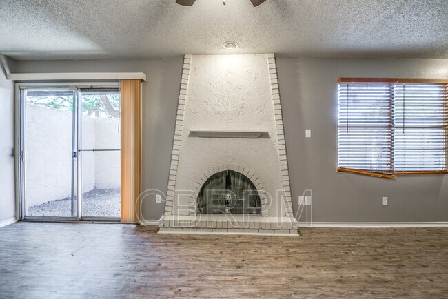 Foto del edificio - 5330 Kenosha Ave