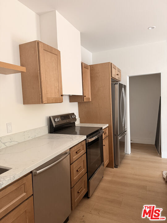 Foto del edificio - 8759 Corbin Ave