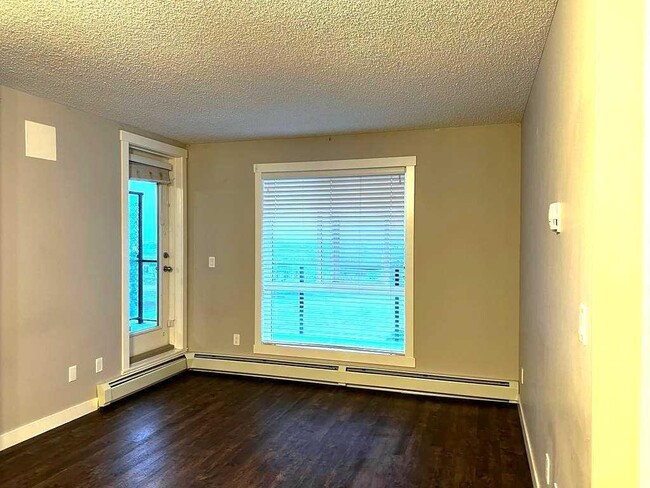 Building Photo - 20 Kincora Glen Rise NW