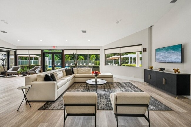 Building Photo - Legacy at Palm Aire