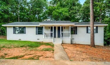 Building Photo - 1001 Alpine Ct