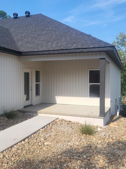 Building Photo - 1801 Aldersgate Rd