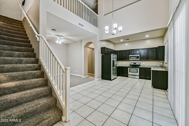 Building Photo - 1367 S Country Club Dr
