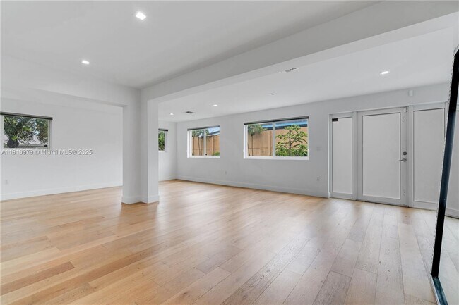 Foto del edificio - 4301 NW 6th Ave