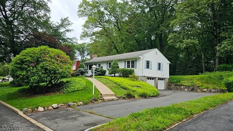 Primary Photo - 37 Ferncliff Rd