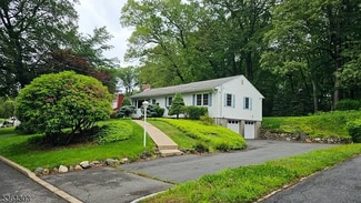 Building Photo - 37 Ferncliff Rd