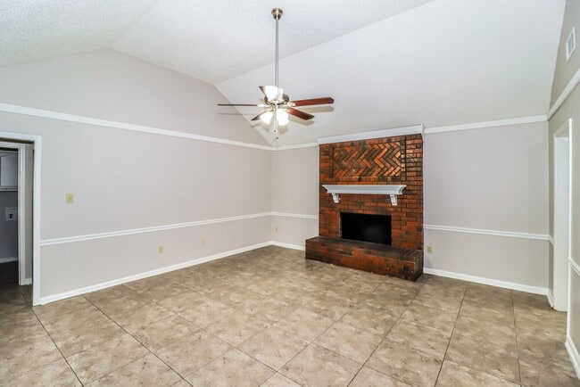 Building Photo - 6610 Shaker Ln
