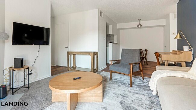 Foto del edificio - 1071 Clayton Ln