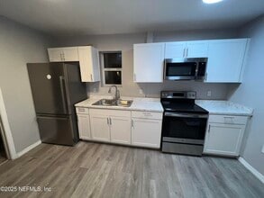 Building Photo - 1414 US-1