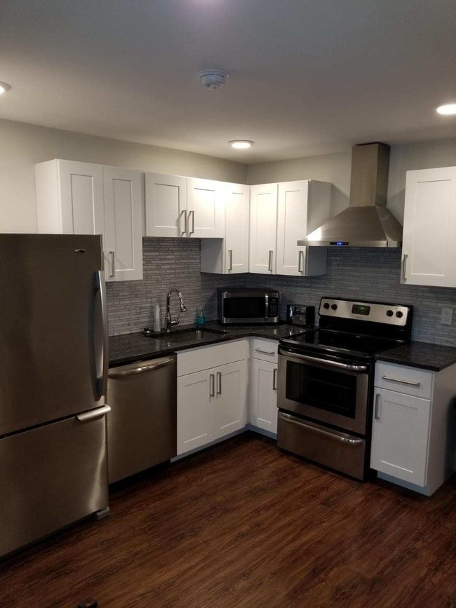 Kitchen - 114 Ferris Pl