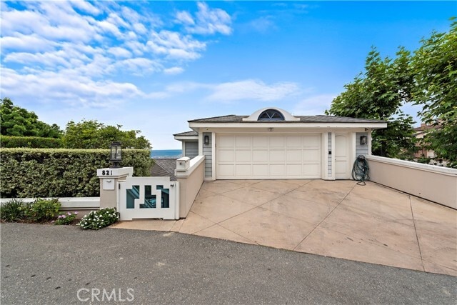 Building Photo - 821 Gainsborough Dr