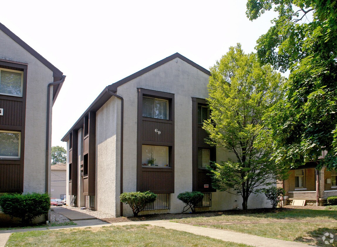 Building Photo - 69 E 14th Ave