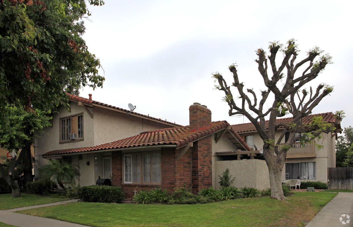 Primary Photo - 1240 S Sunburst Way