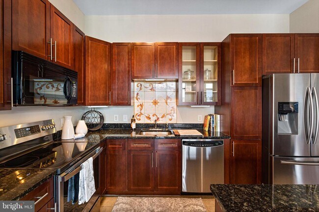 Building Photo - 155 Potomac Passage