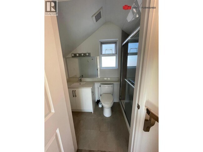Photo du bâtiment - 617 E 65th Ave