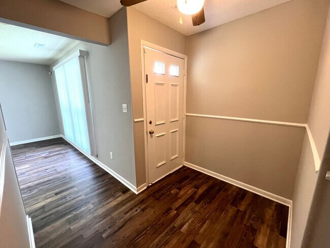 Foto del edificio - 2992 Emery Rd