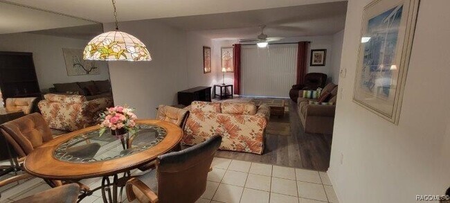 Foto del edificio - 340 E Glassboro Ct
