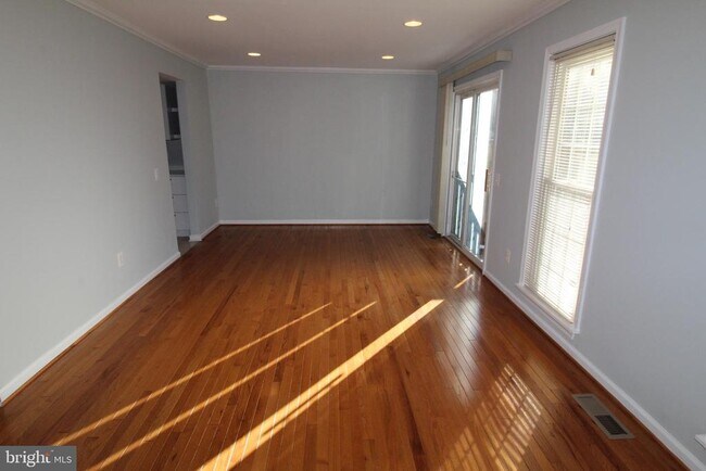 Building Photo - 10089 Bunker Woods Ct