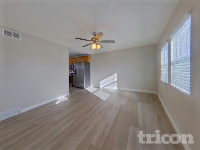 Foto del edificio - 1904 S Sheridan Ave