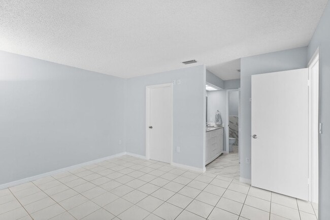 Building Photo - 13892 SW 25th Terrace