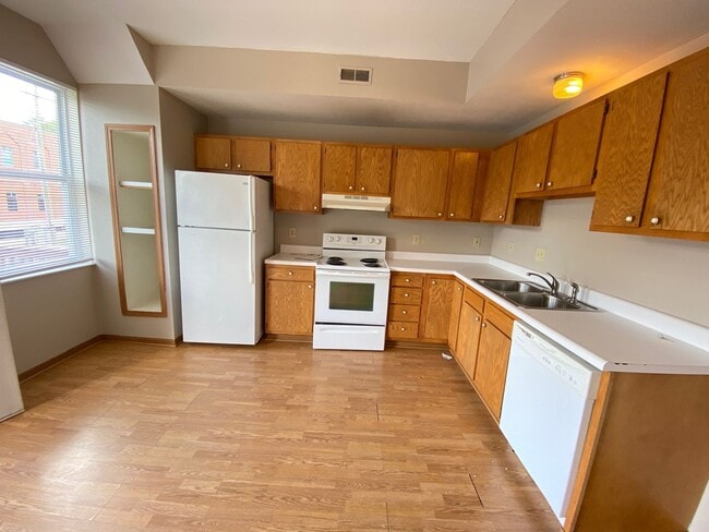 Building Photo - W Norwich Ave 32-34 GW2