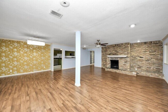 Foto del edificio - 6304 Crab Orchard Rd