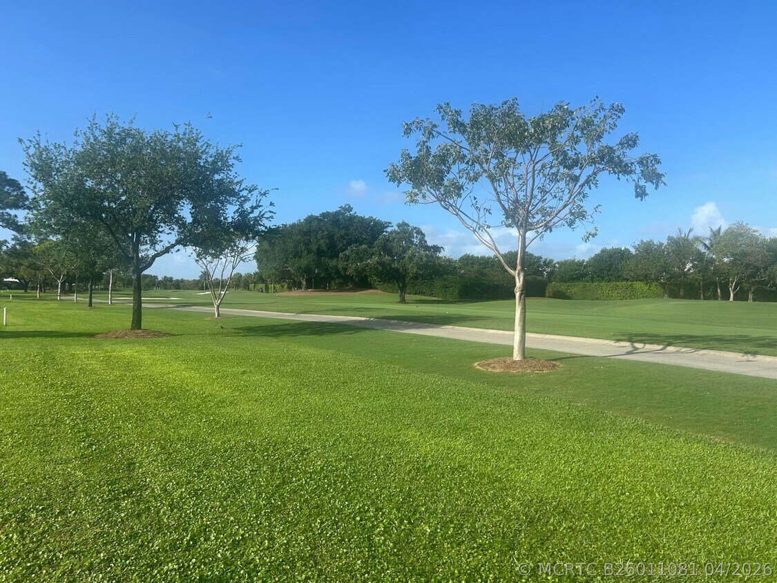 Foto del edificio - 11743 N Lake Dr