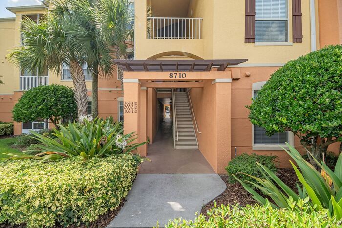 Primary Photo - Spacious 3/2 Condo with a Screened Patio i...