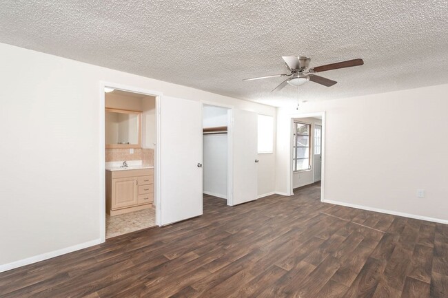 Foto del edificio - Spacious 3/2/1 in Port Richey