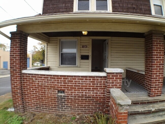 Foto del edificio - 136 Cleveland St