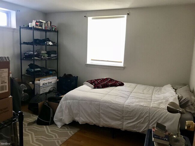 Foto del edificio - 11 Commonwealth Ct