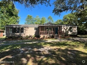 Building Photo - 202 Susans Dr