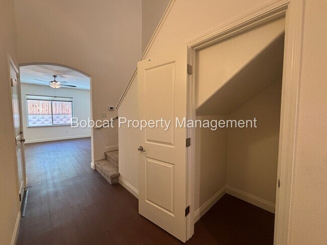 Foto del edificio - 3 Bed, 2.5 Bath, Townhome Located in Carson City - Mills Landing Community