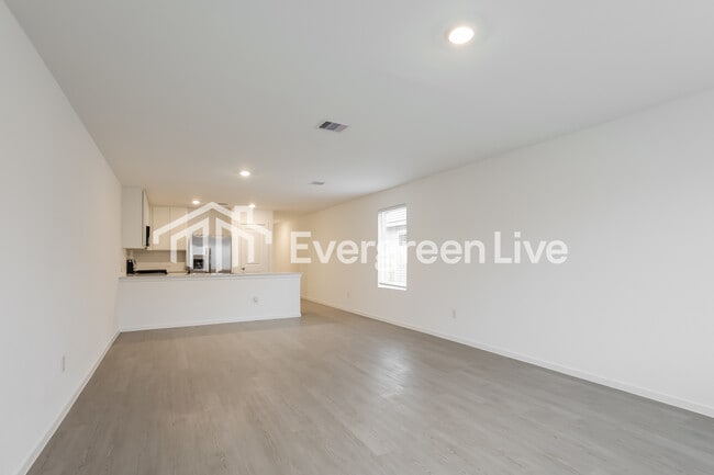 Building Photo - 19747 US-59