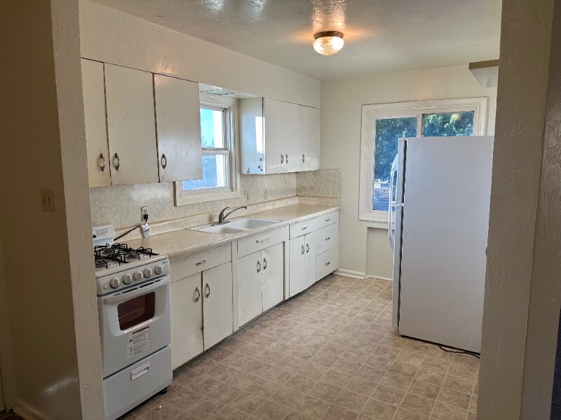 Primary Photo - 931 S 700 E St