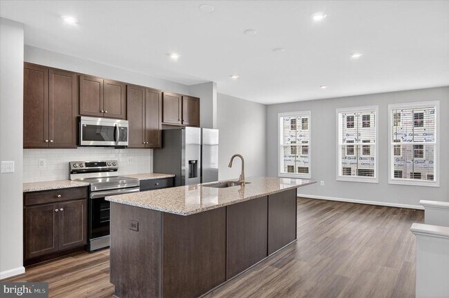 Foto del edificio - 7722 Harlow Cir
