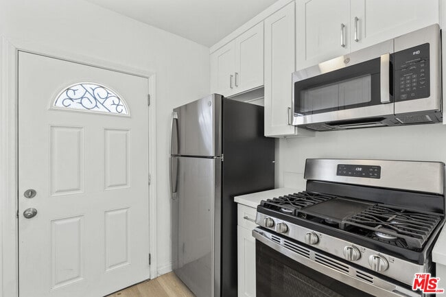 Building Photo - 11110 Charnock Rd