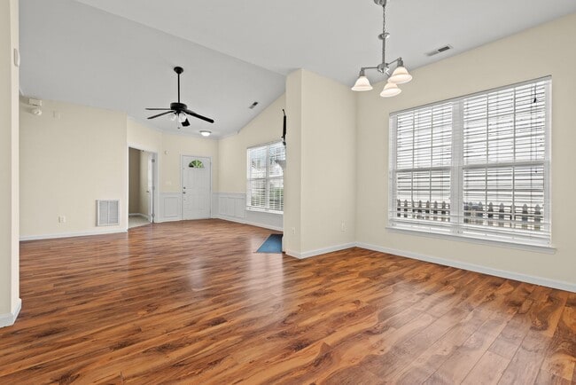 Foto del edificio - 2225 Gablefield Ln